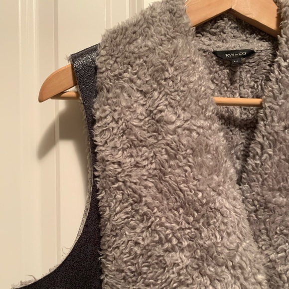 RW&CO Vest - Picture 2 of 3
